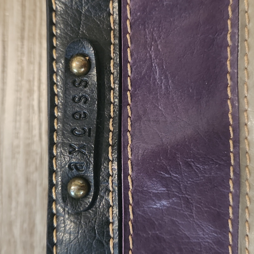 Axcess by Liz Claiborne Purse/Crossbody - Picture 3 of 9